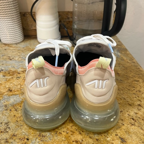 Nike Air Max 270 size 10.5 - Picture 4 of 9